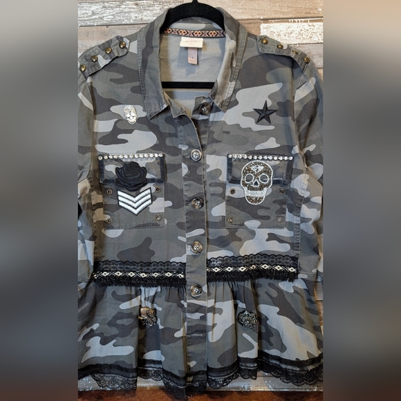 Upcycled Knox Rose Green/Gray Camo Jacket W Embellishments And Angel Wings - Picture 2 of 16